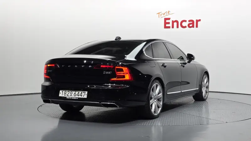 Volvo S90