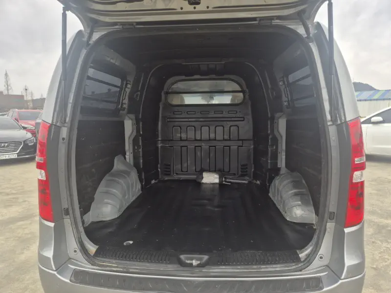 Hyundai Grand Starex