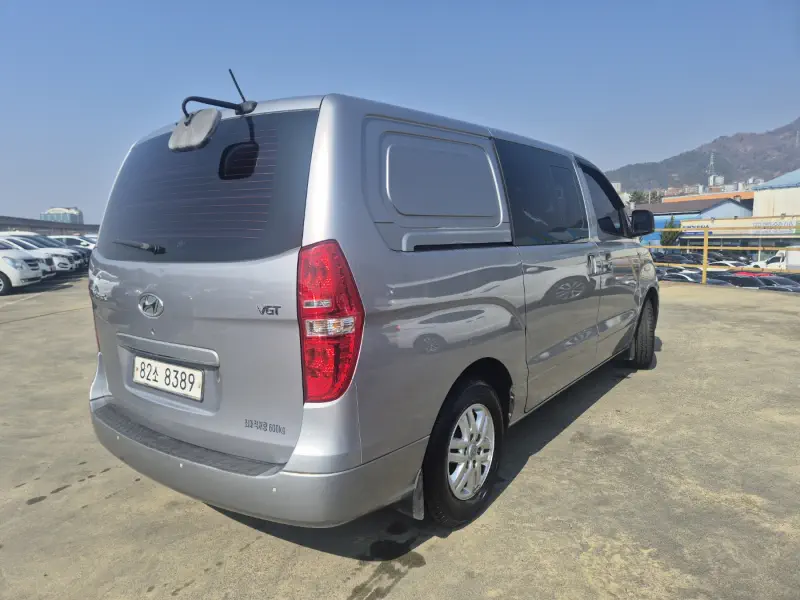 Hyundai Grand Starex