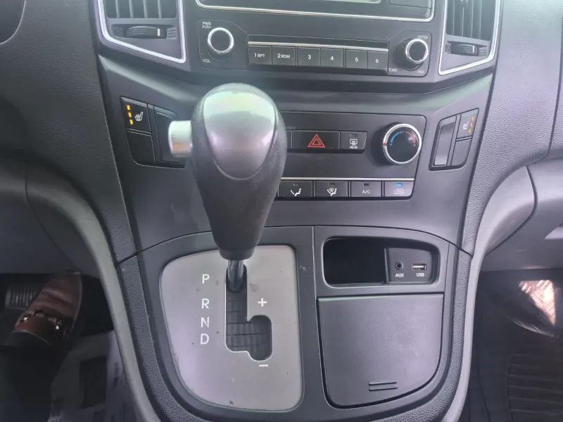 Hyundai Grand Starex