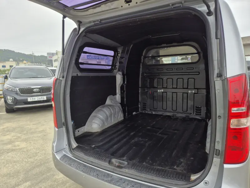 Hyundai Grand Starex