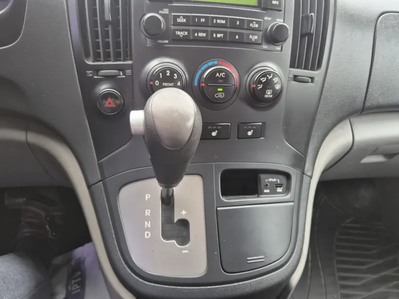 Hyundai Grand Starex