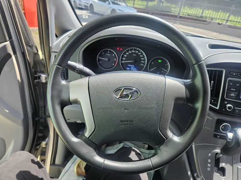 Hyundai Grand Starex