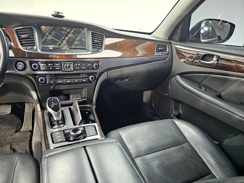 Hyundai Equus