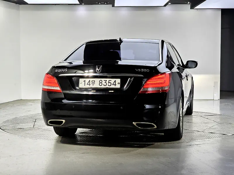 Hyundai Equus