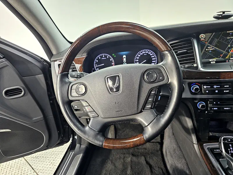 Hyundai Equus