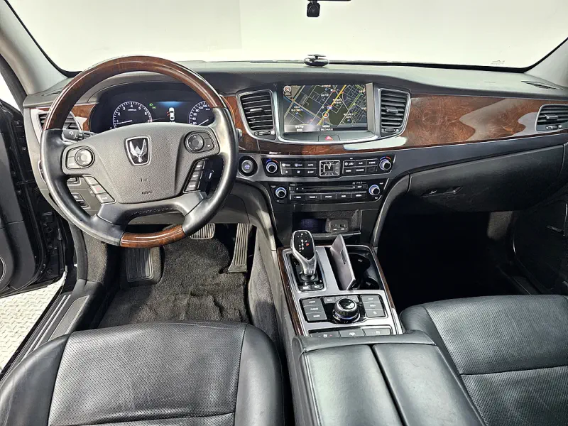 Hyundai Equus