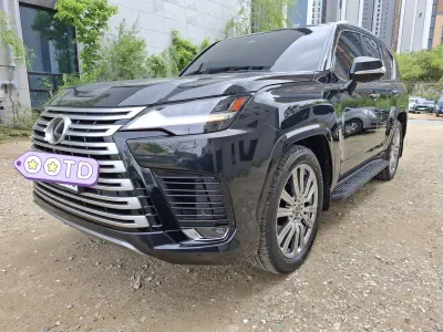 Lexus LX
