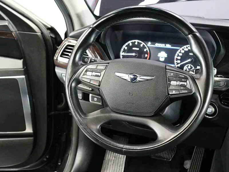Genesis EQ900