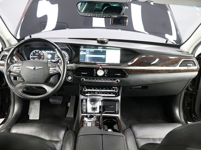 Genesis EQ900