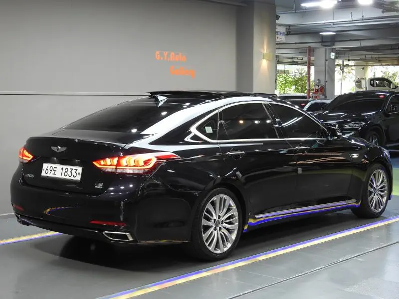 Hyundai Genesis