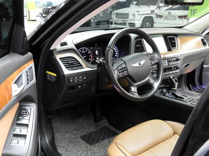 Hyundai Genesis