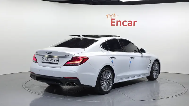 Genesis G70