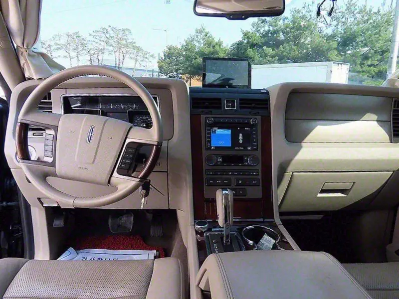 Lincoln Navigator