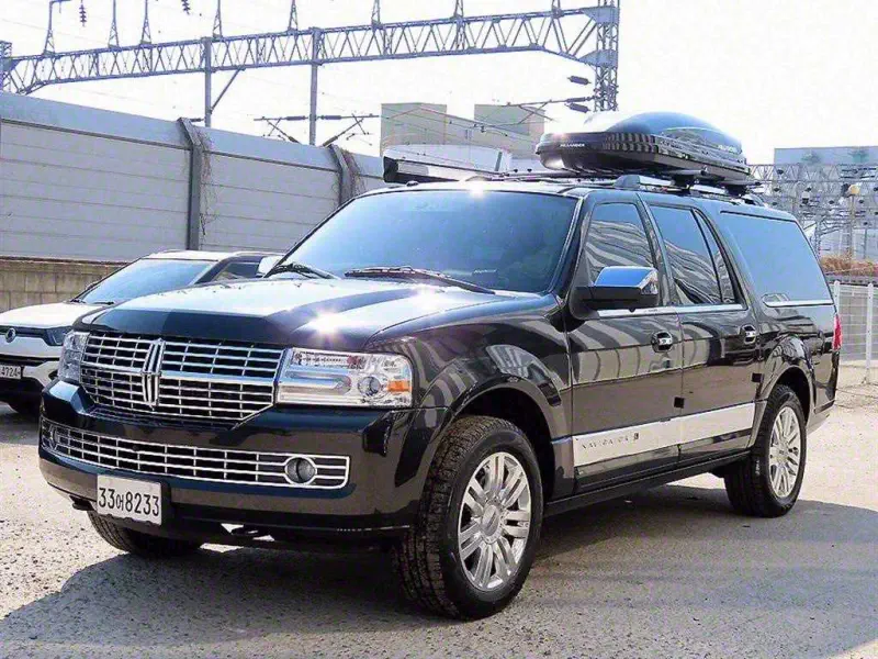 Lincoln Navigator