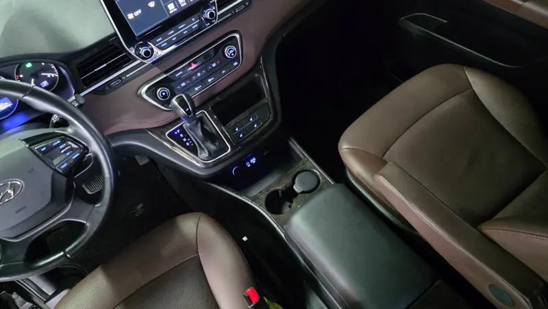 Hyundai Grand Starex