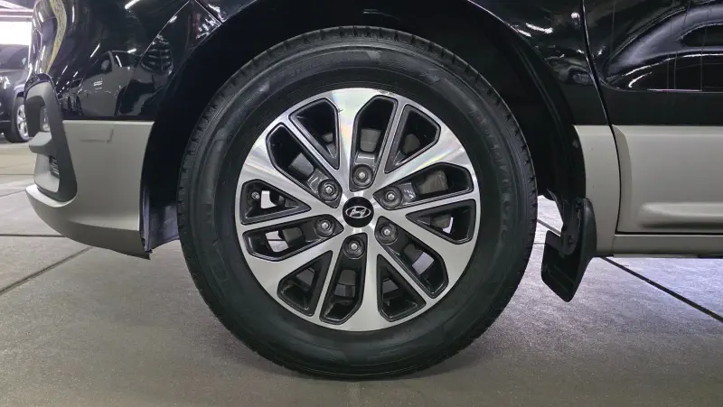 Hyundai Grand Starex