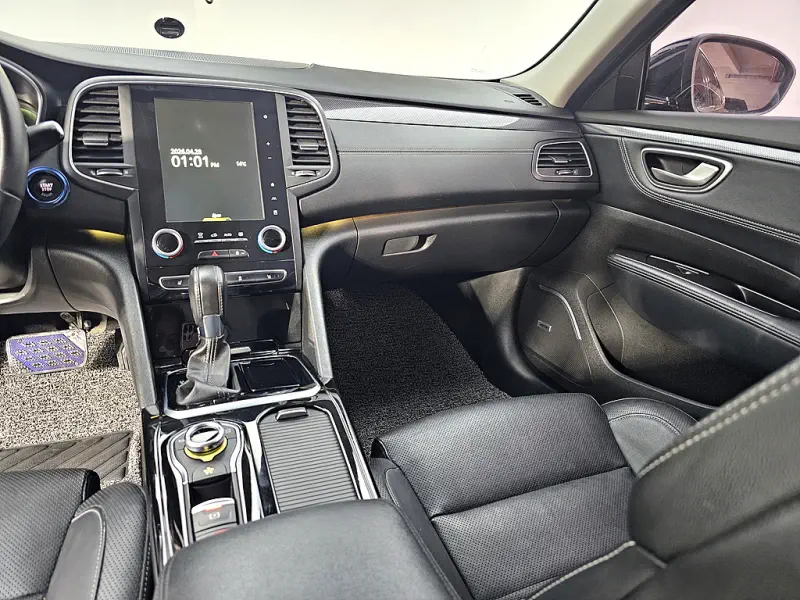 Renault SM6