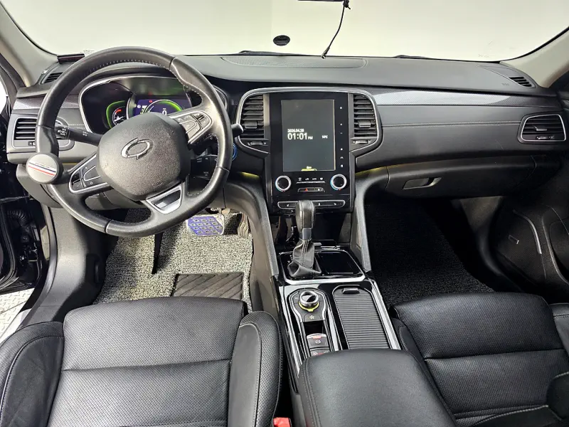 Renault SM6