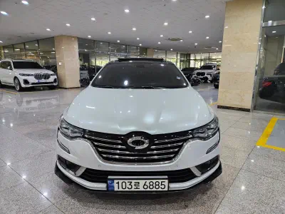 Renault SM6