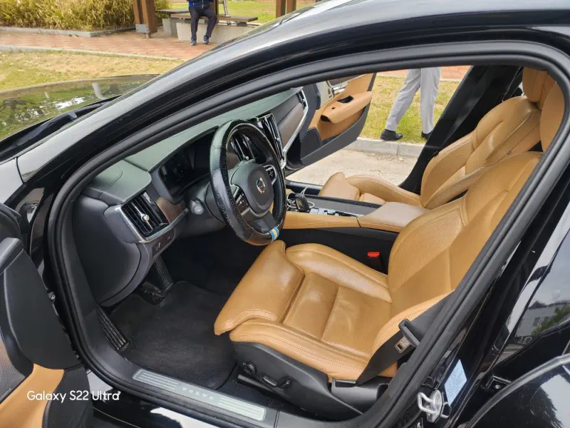 Volvo V90