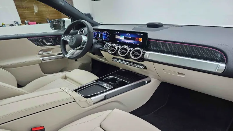 Mercedes-Benz EQB