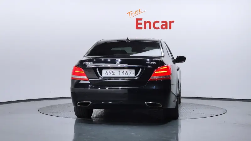 Hyundai Equus