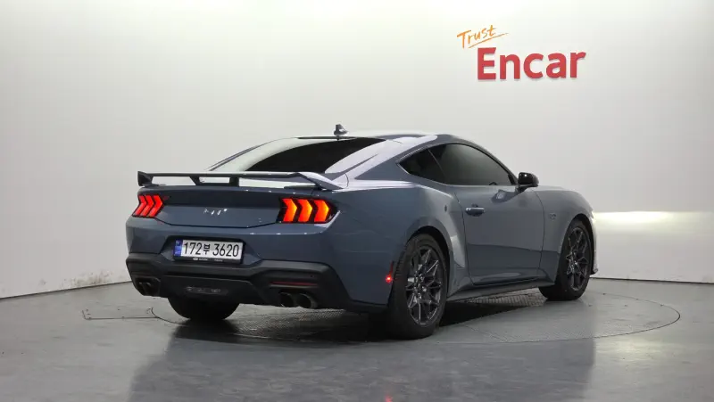 Ford MUSTANG