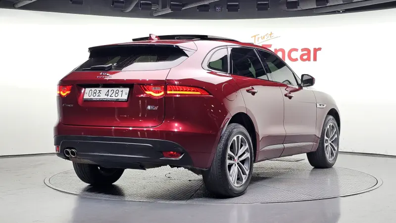 Jaguar F-Pace