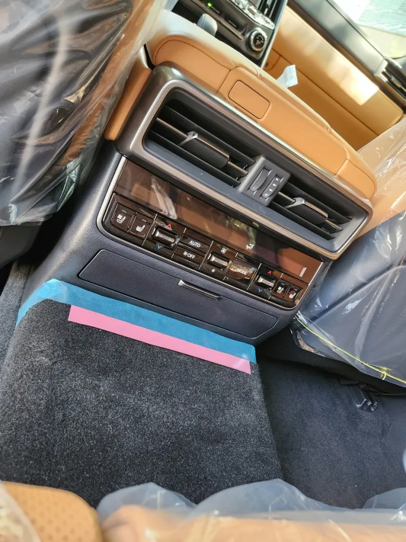 Lexus LX570