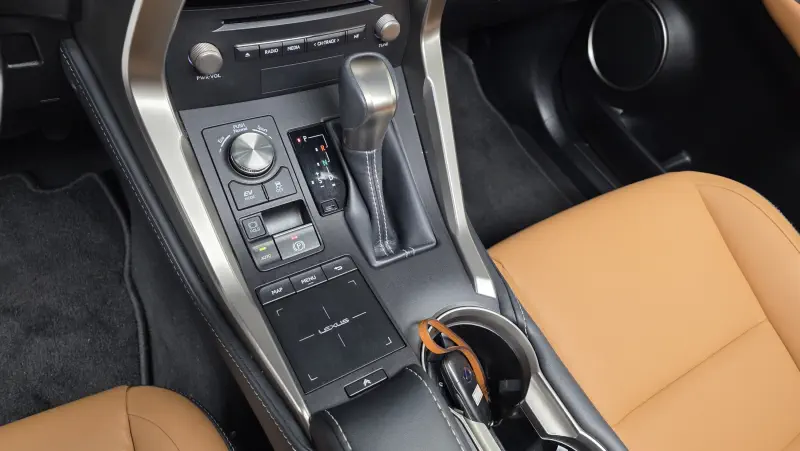 Lexus NX300h