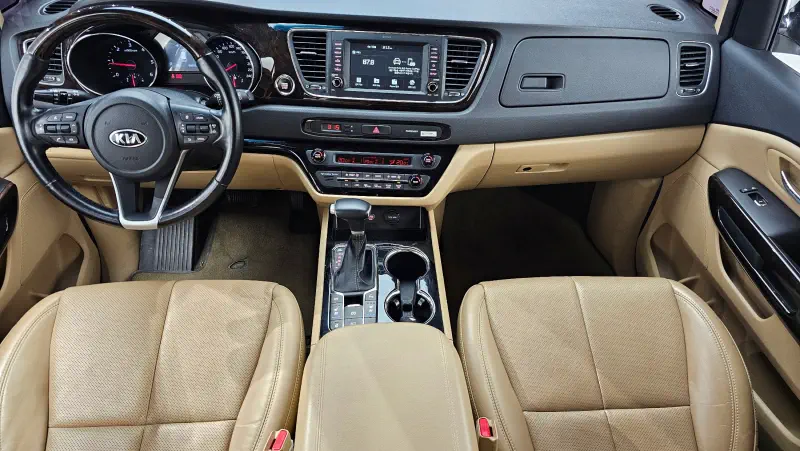 Kia Carnival