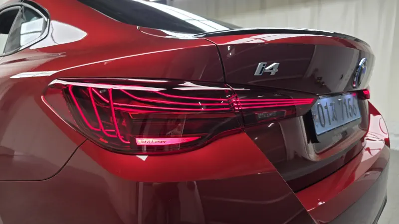BMW i4