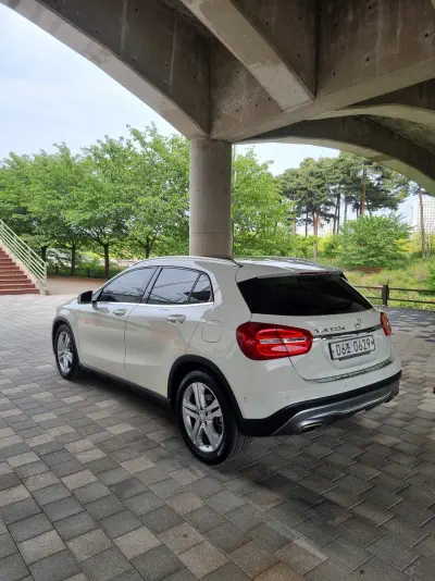 Mercedes-Benz GLA-Class