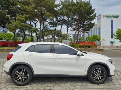 Mercedes-Benz GLA-Class