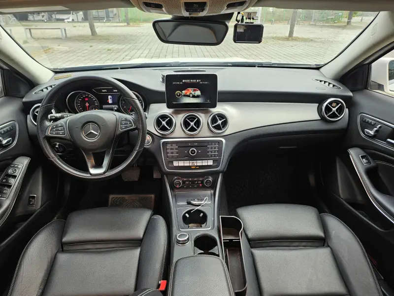 Mercedes-Benz GLA-Class