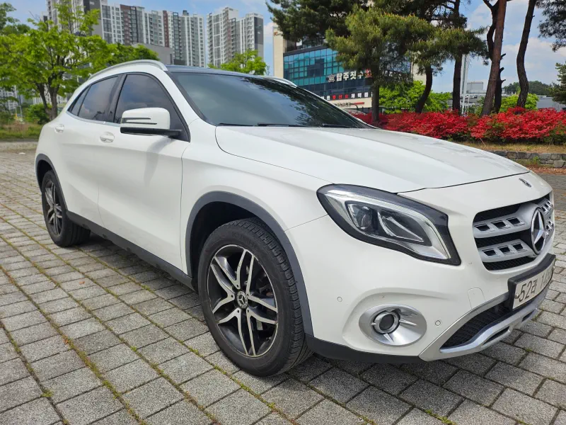 Mercedes-Benz GLA-Class