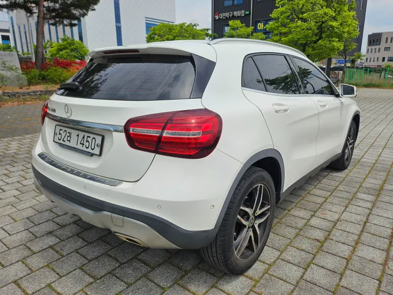Mercedes-Benz GLA-Class
