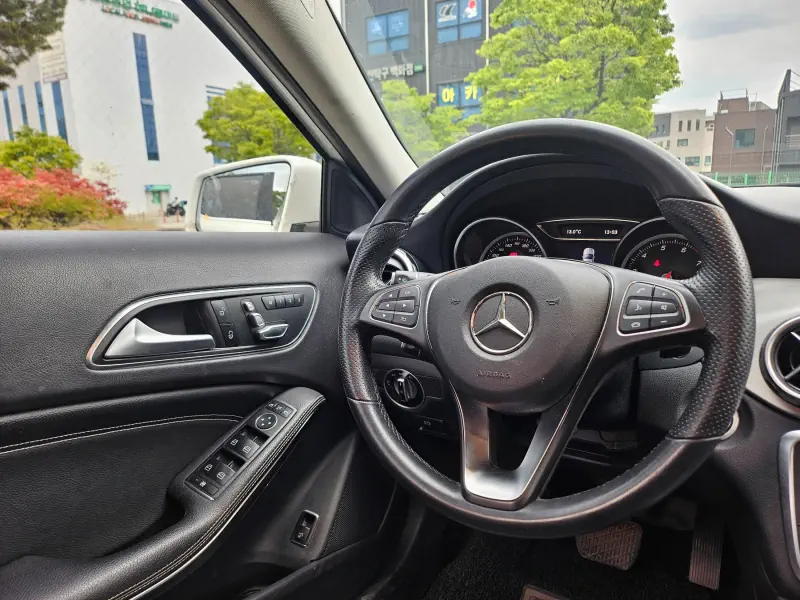 Mercedes-Benz GLA-Class