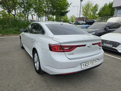 Renault SM6