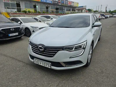 Renault SM6