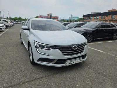 Renault SM6