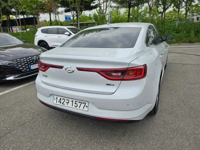 Renault SM6