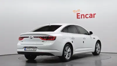 Renault SM6