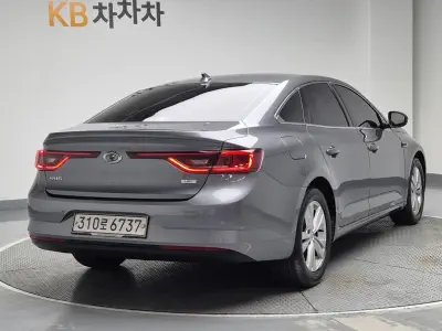 Renault SM6