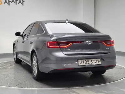 Renault SM6