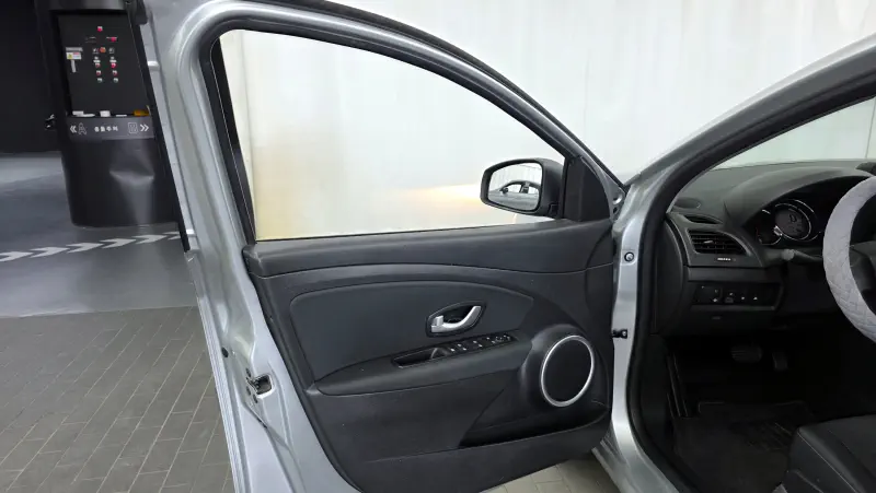 Renault SM3