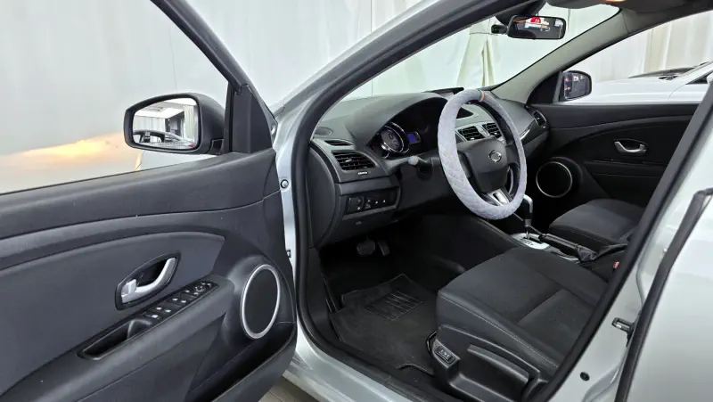 Renault SM3
