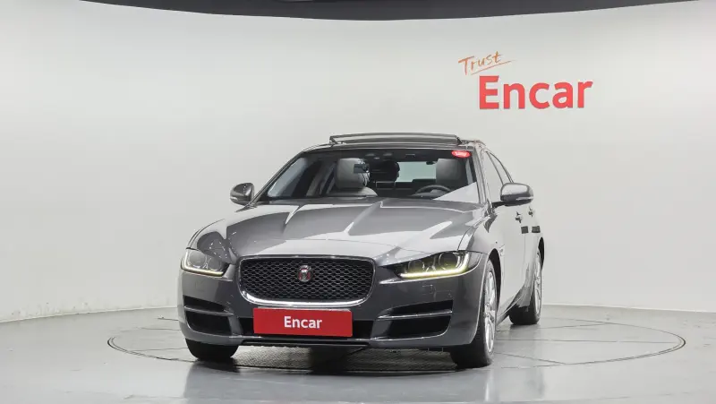 Jaguar XE
