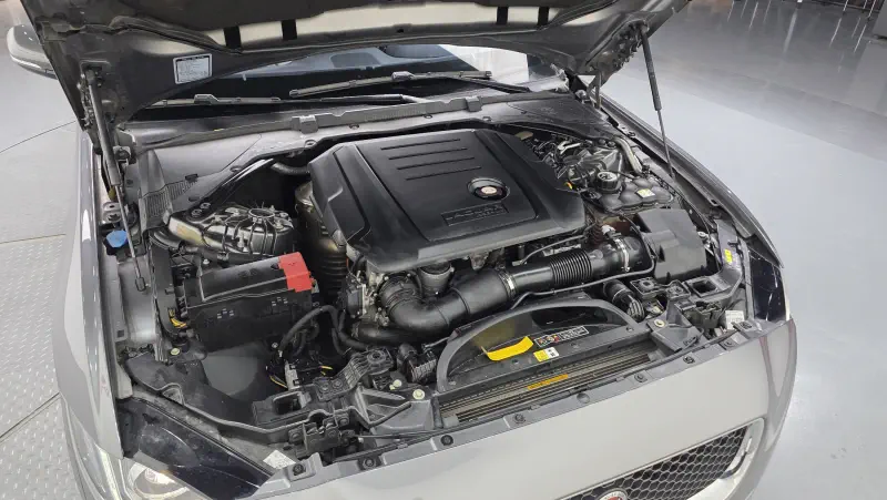Jaguar XE